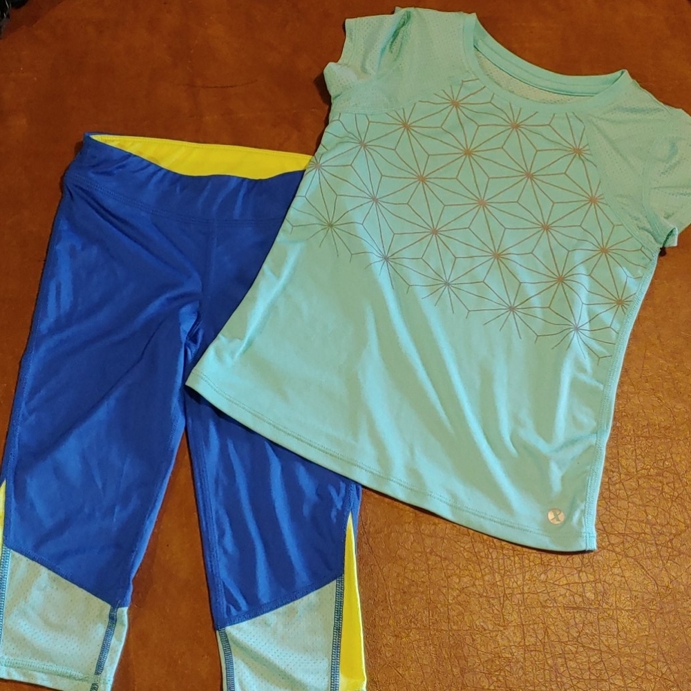 Xersion workout capri set size 5